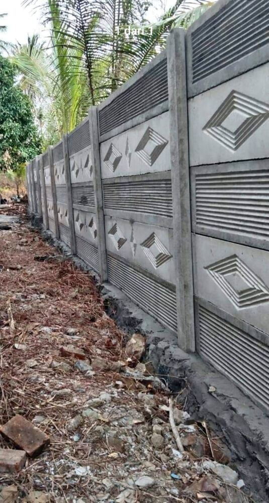 Pagar panel precast motif belah ketupat