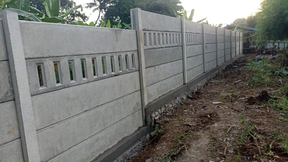 Pagar panel precast motif roster ventilasi