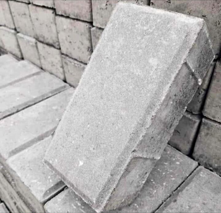 Paving block abu-abu dari dekat